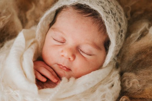 Newborn baby photographer in Tel Aviv. Anda Yoel baby girl in light white lace